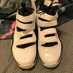 Nike air zooms . Like new condition